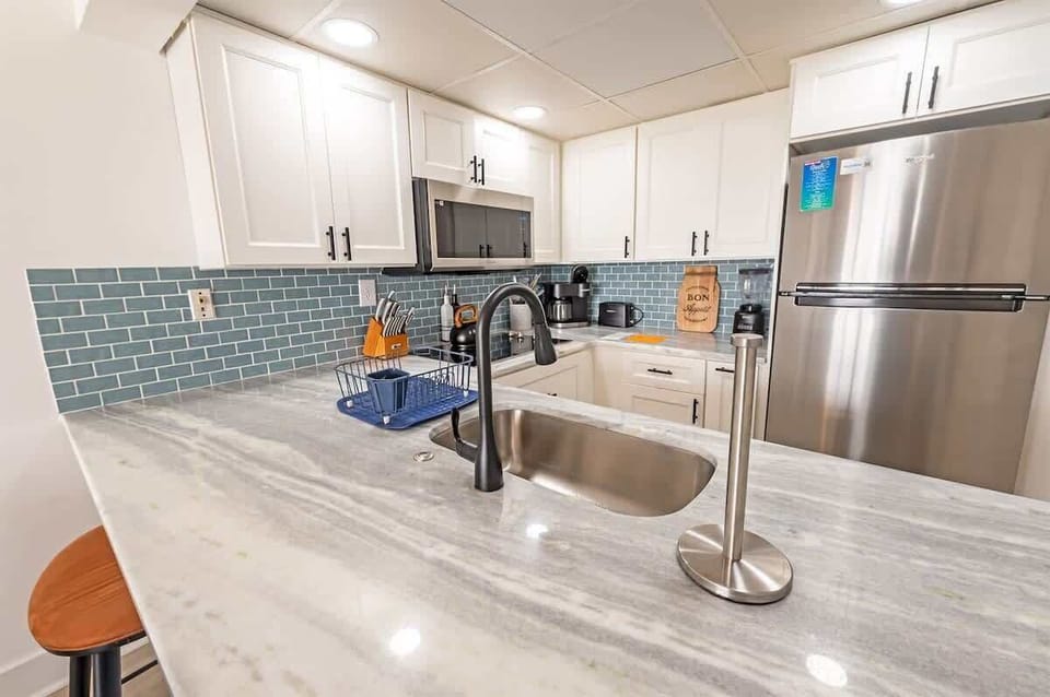 Full Sized Kitchen