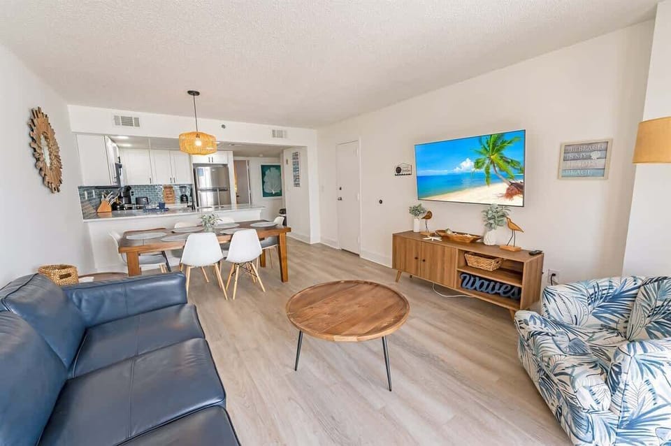 Large Living Area with Amazing Views of the Ocean, Beautifully Decorated