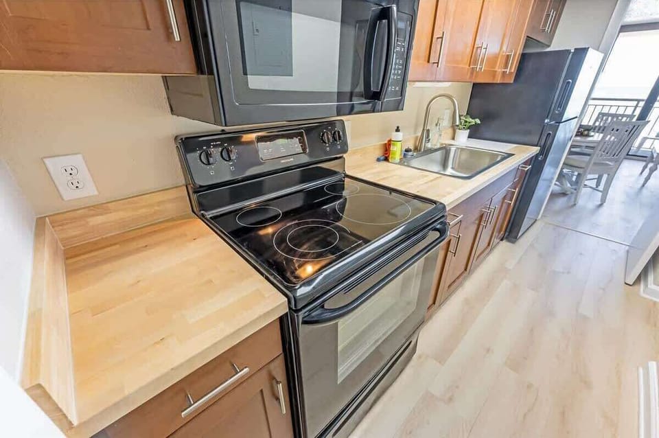 Large Kitchen Area