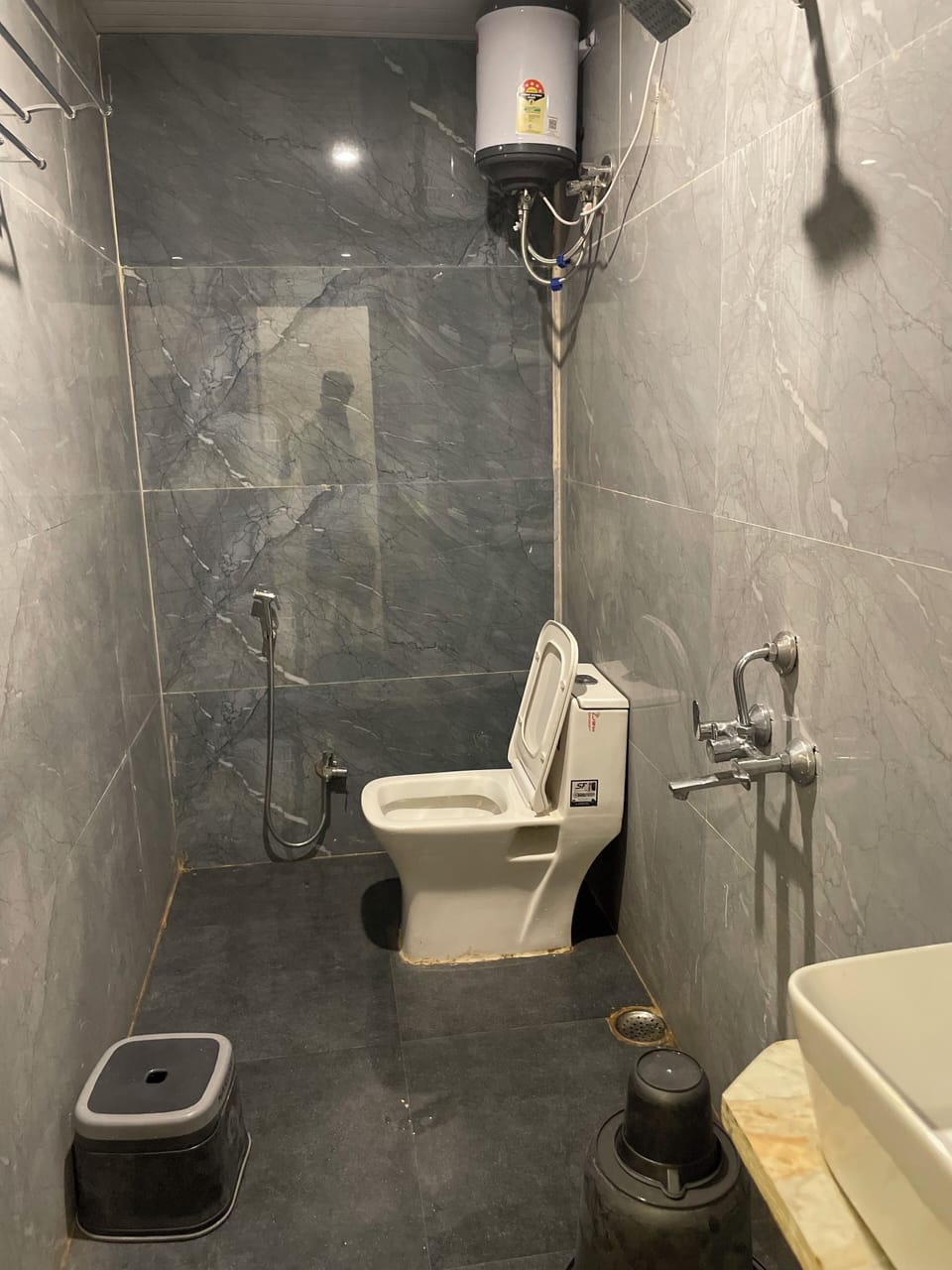 Shower, towels, soap, shampoo