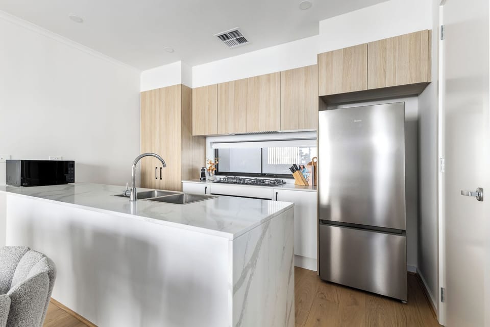 Apartment, 2 Bedrooms, Balcony | Private kitchen | Electric kettle, toaster