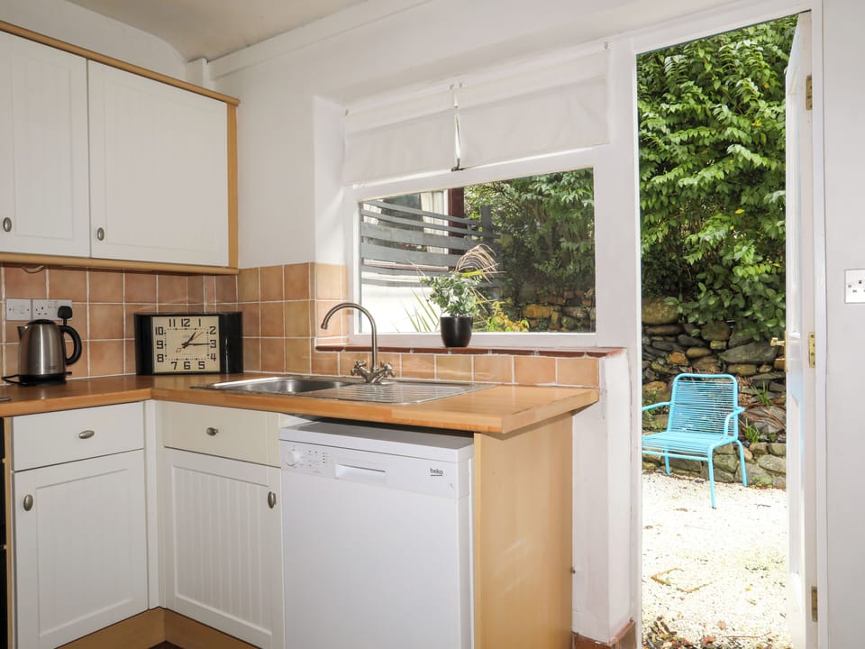 Fridge, microwave, dishwasher, toaster