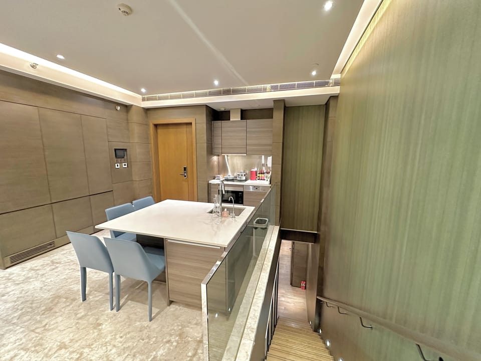 Luxury Apartment, Canal View | Private kitchen | Paper towels