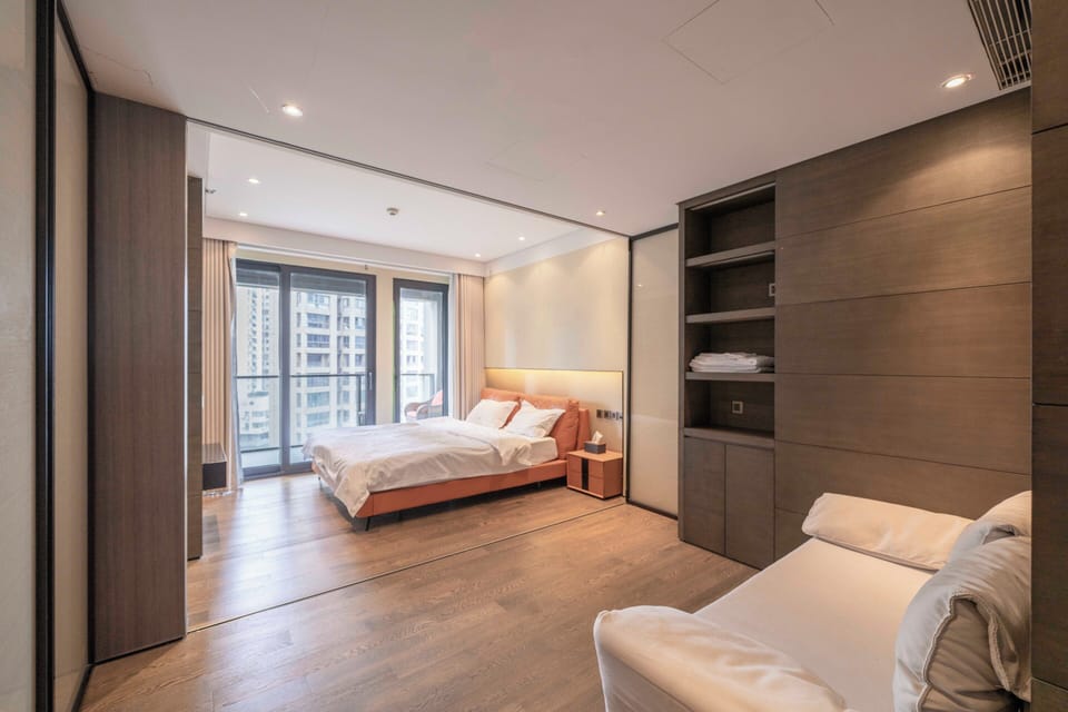 Luxury Apartment, Canal View | Soundproofing, free WiFi, bed sheets