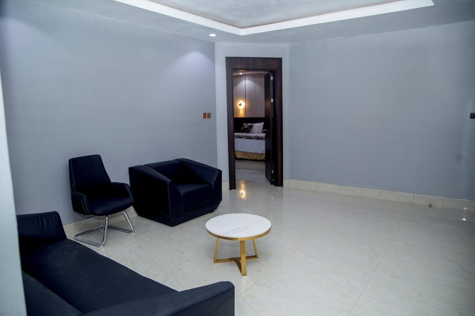 Royal Suite, City View | Desk, laptop workspace, free WiFi