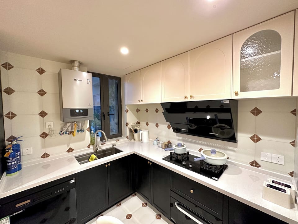 Apartment, City View | Private kitchen