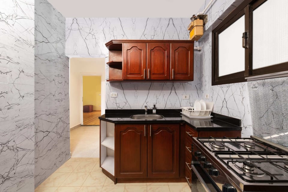 Basic Apartment | Private kitchen | Fridge, microwave, oven, stovetop