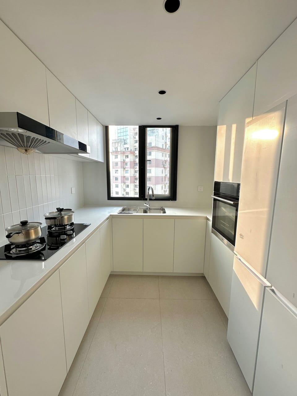 Family Apartment, City View | Private kitchen