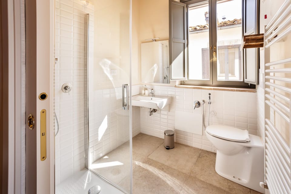 Classic Room, Vineyard View | Bathroom | Shower, bidet