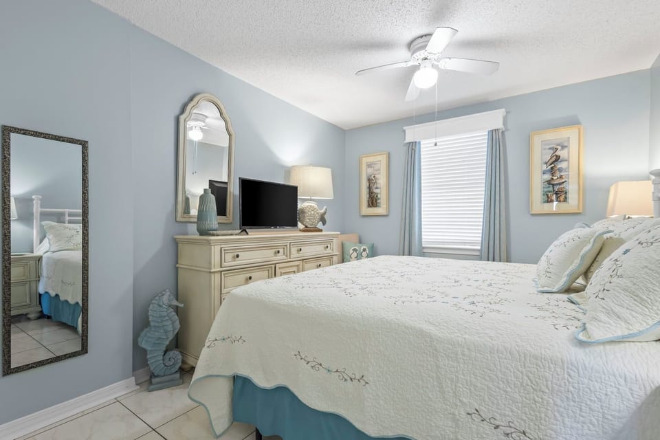 Royal Palms 704 Master Bedroom