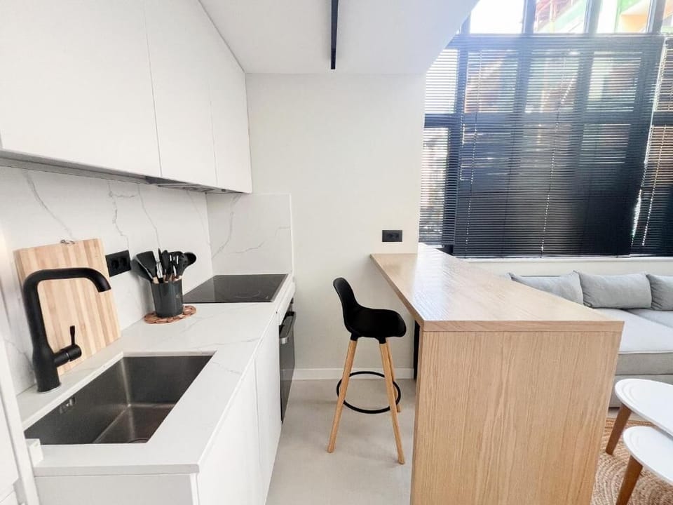 Family Suite | Desk, soundproofing, free cribs/infant beds, free WiFi