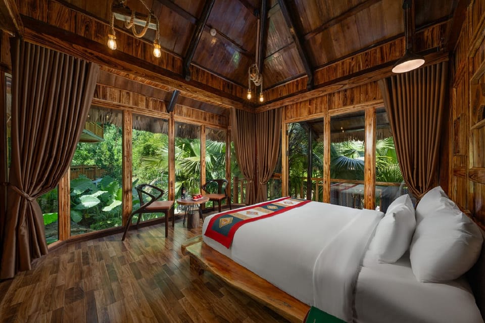 Luxury Double Room, Balcony, Mountain View | Minibar, in-room safe, iron/ironing board, free WiFi