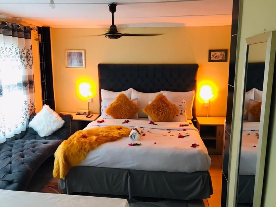 Deluxe Suite, Balcony | Desk, laptop workspace, free WiFi