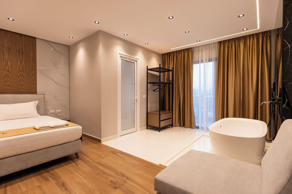 Desk, soundproofing, free WiFi