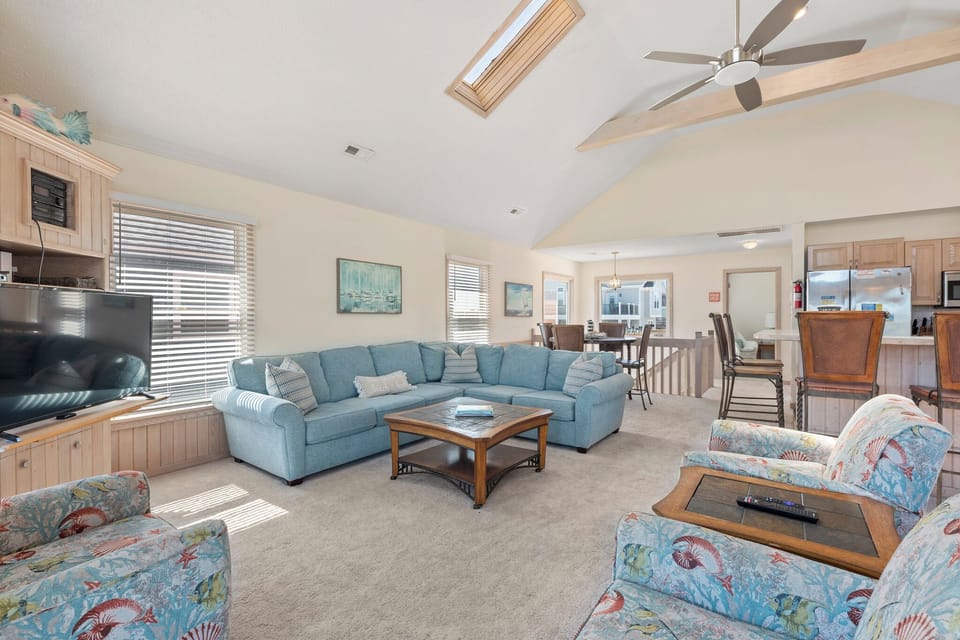 GR2206: Island State of Mind | Top Level Living Area