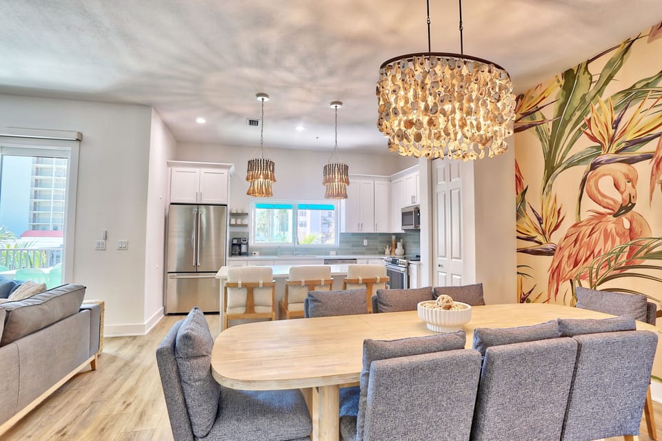 Kitchen/Dining Area