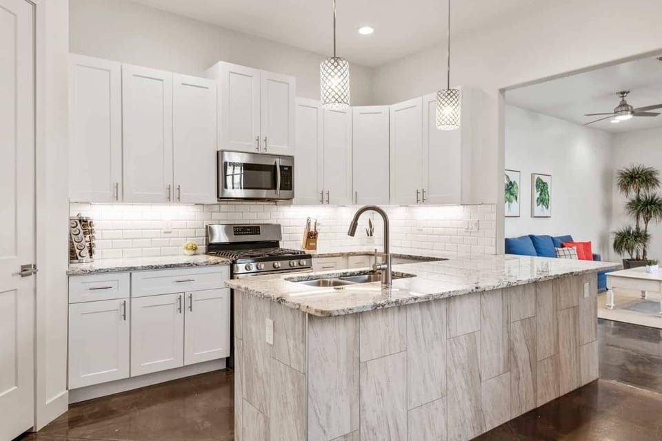 House, Multiple Bedrooms | Private kitchen | Fridge, oven, coffee/tea maker, toaster