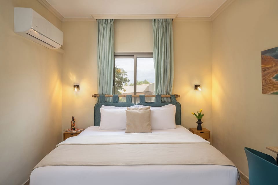 Basic Double or Twin Room | WiFi (free)