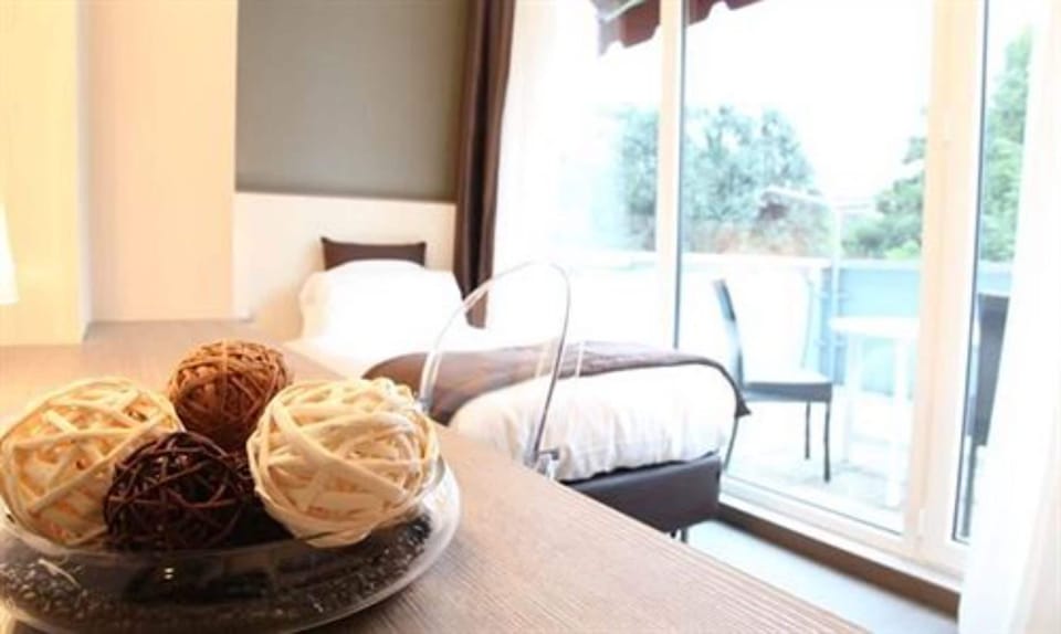Single Room | Premium bedding, down comforters, minibar, in-room safe