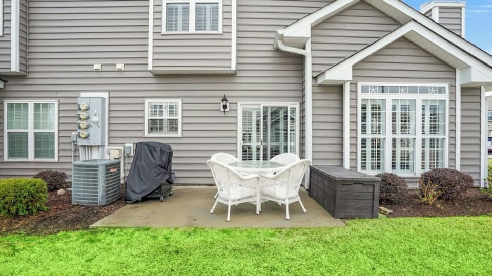 Grill up some hamburgers and eat lunch in the fresh air.
