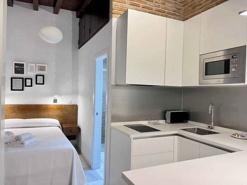 COCINA/HABITACION/BAÑO-KITCHEN/BEDROOM/BATHROOM
