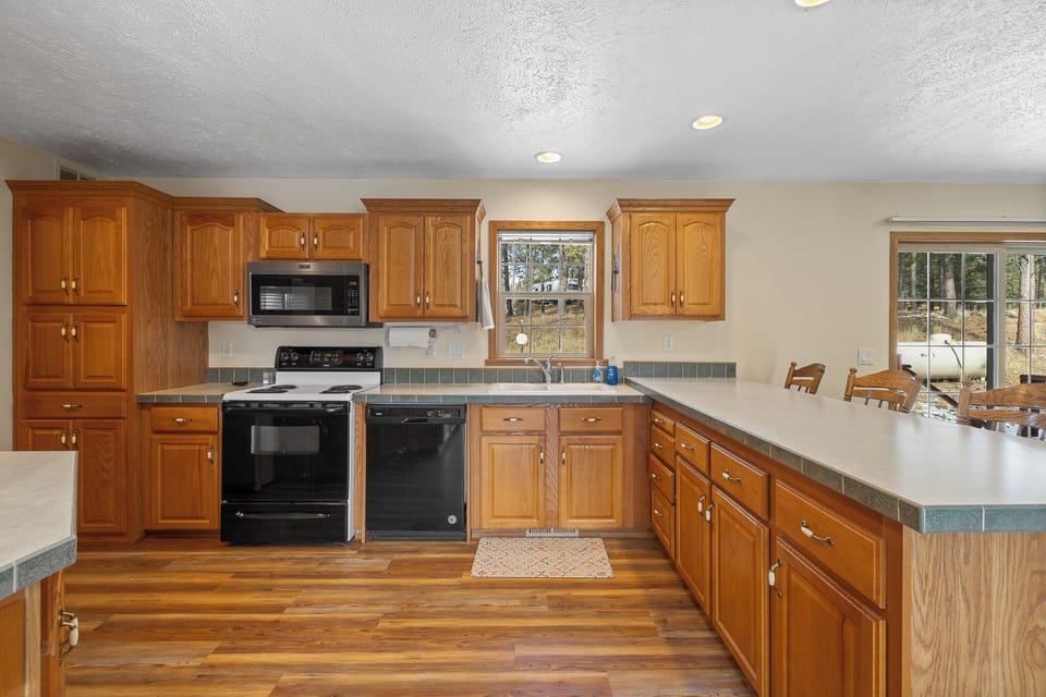 Full Kitchen! 