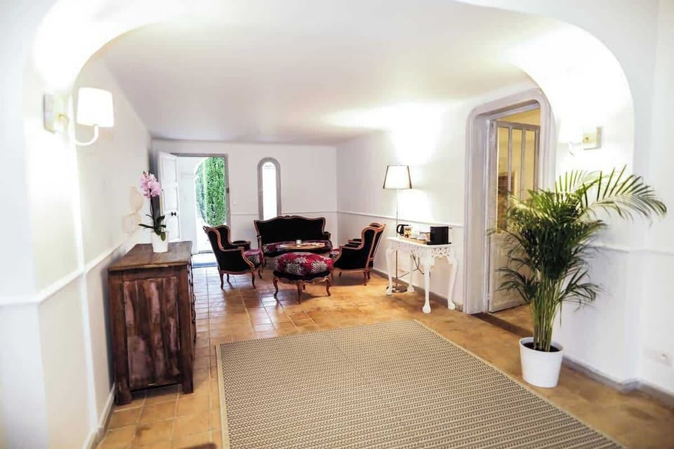 Seating area