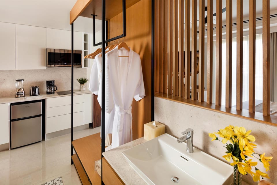 Minibar, in-room safe, desk, laptop workspace