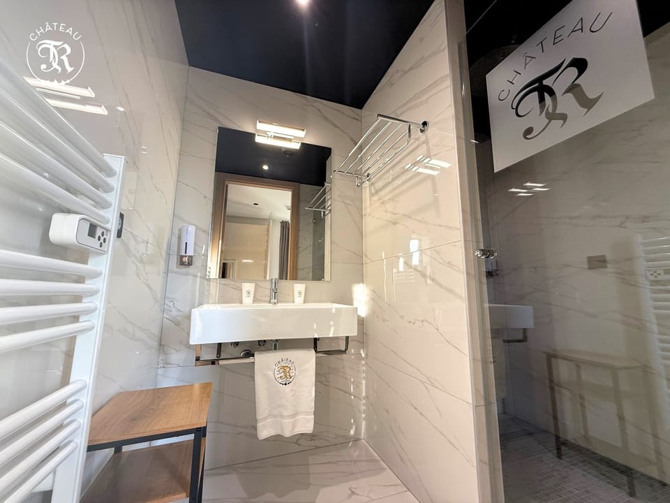 Royal Suite, Vineyard View | Bathroom | Shower, rainfall showerhead, hair dryer, bathrobes