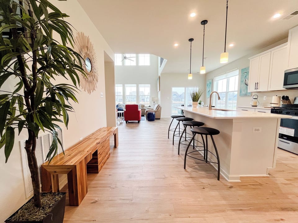 Entryway / kitchen area
