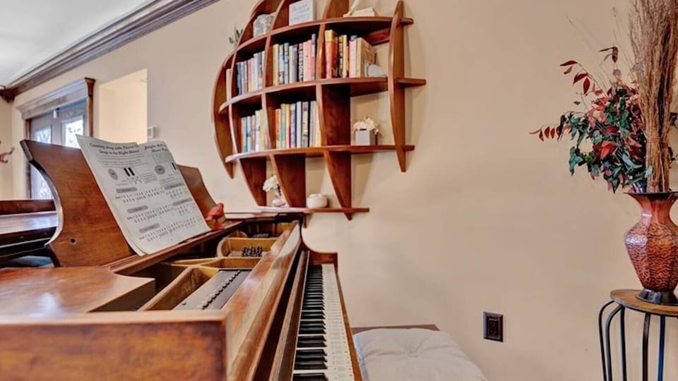 Secondary Living Room