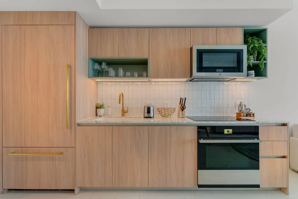 Weather your making coffee or a full dinner this kitchen ha everything you need.
