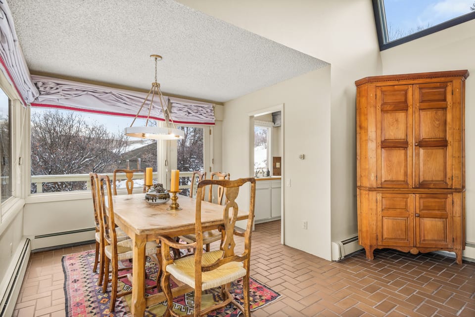 House, Balcony, Mountain View | Living area | Fireplace