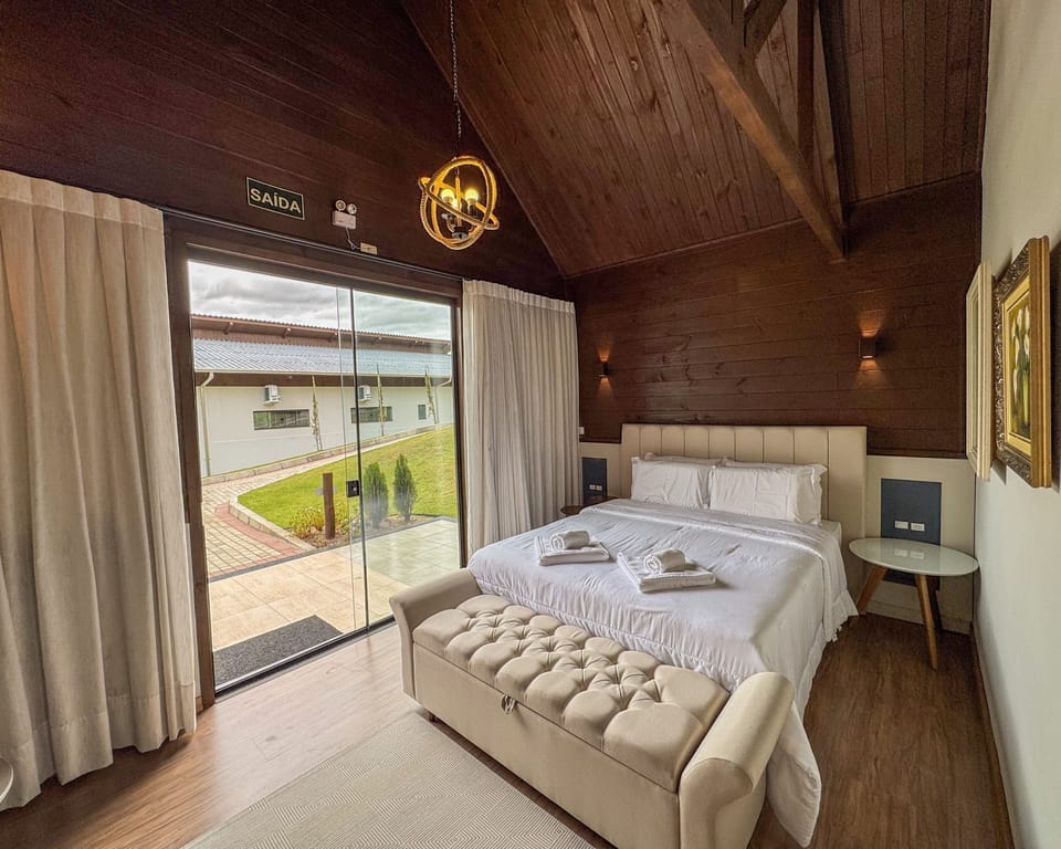 Deluxe Twin Room, Lagoon View | Room amenity