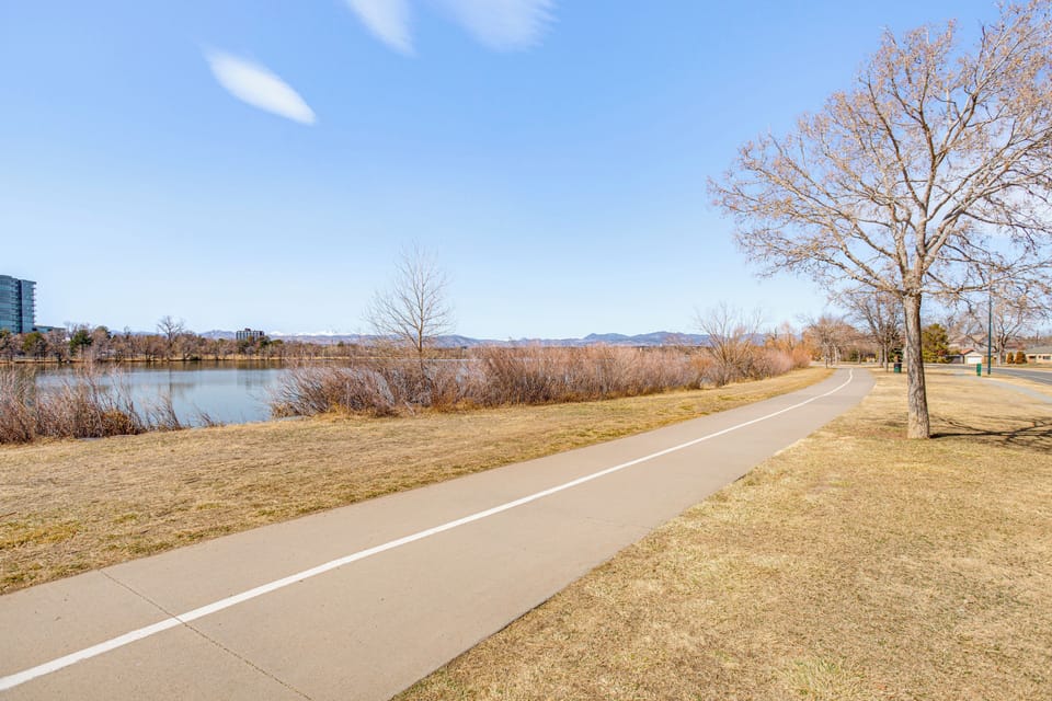 Walk to Sloan's Lake Park