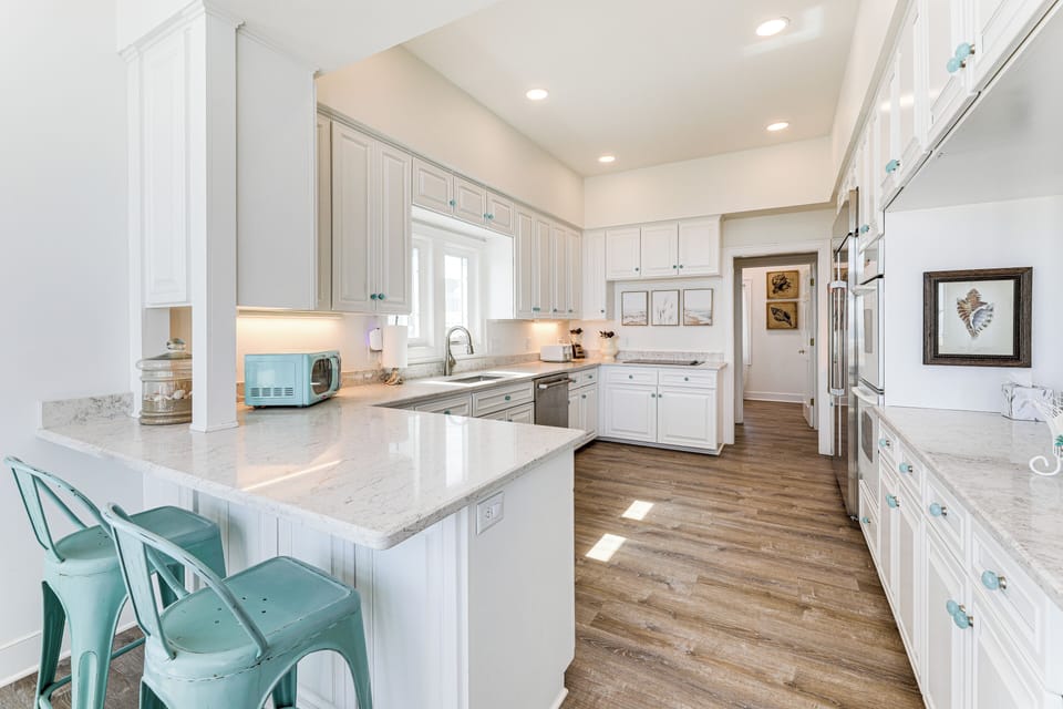 Kitchen | 1st Floor | Drip Coffee Maker | Blender | Toaster | Cooking Basics