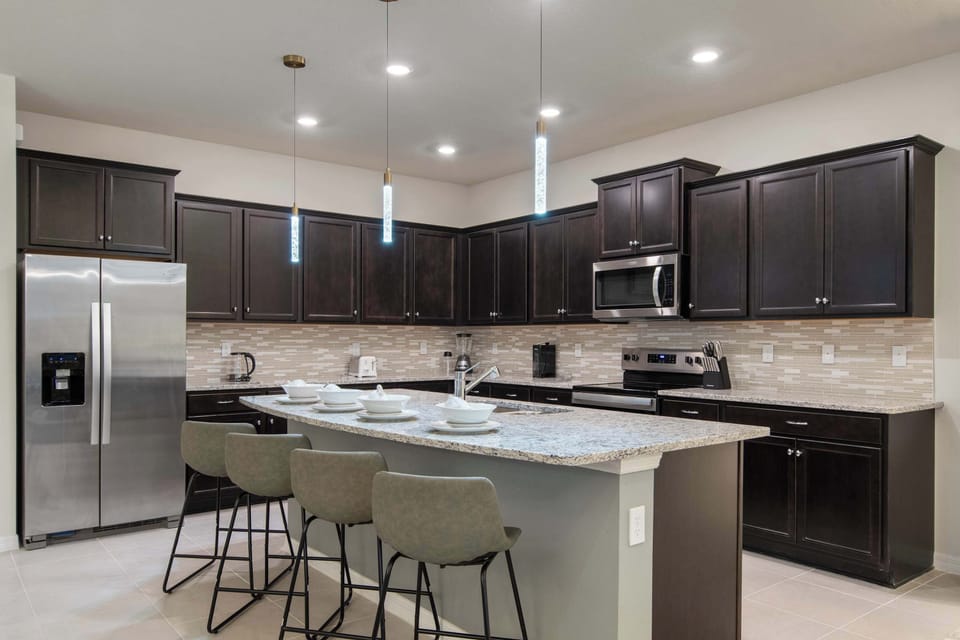 House, Multiple Beds, Patio, Garden View (2231LC WIR) | Private kitchen | Fridge, microwave, oven, stovetop