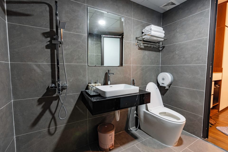 Family Quadruple Room, Non Smoking, City View | Bathroom | Shower, hydromassage showerhead, free toiletries, hair dryer