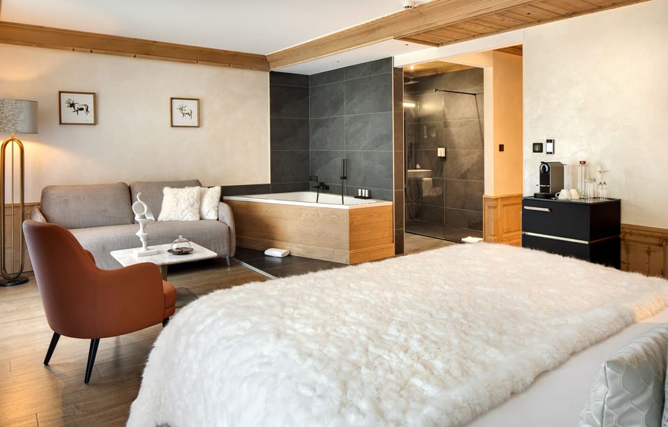 Deluxe Double Room, Mountain View | Premium bedding, pillowtop beds, minibar, in-room safe
