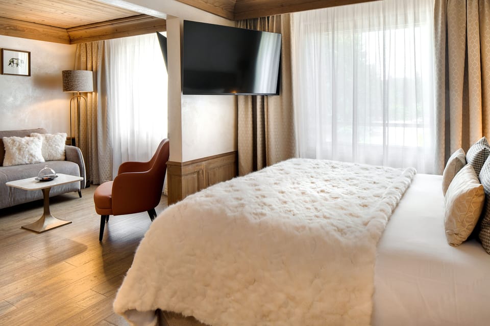 Junior Double Room, Jetted Tub, Mountain View | Premium bedding, pillowtop beds, minibar, in-room safe