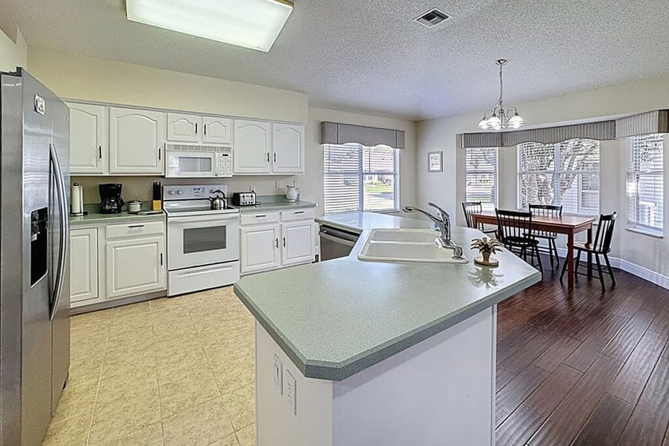 Kitchen with sitting area near the window and enjoy your breakfast.