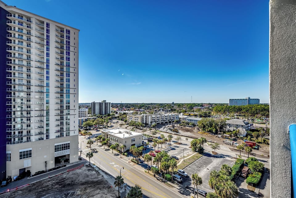 Prime location with breathtaking views! 
