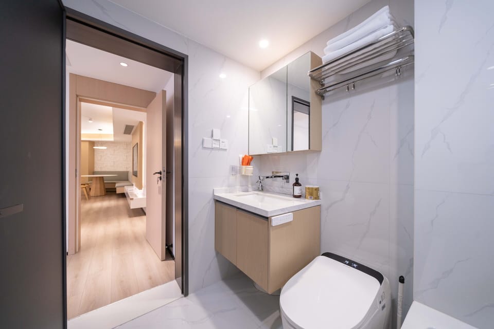 Comfort Apartment, City View | Bathroom | Slippers