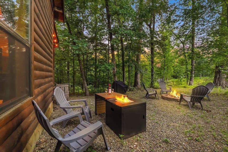 2 choices for an evening next to the fire: Propane or Firewood!