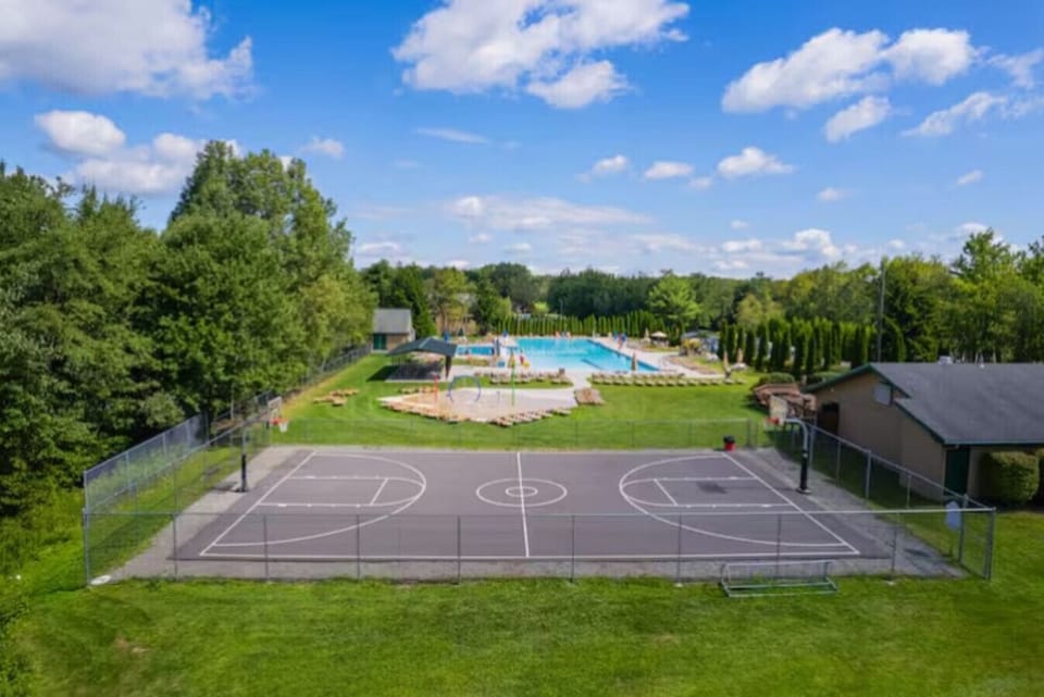 Sport court