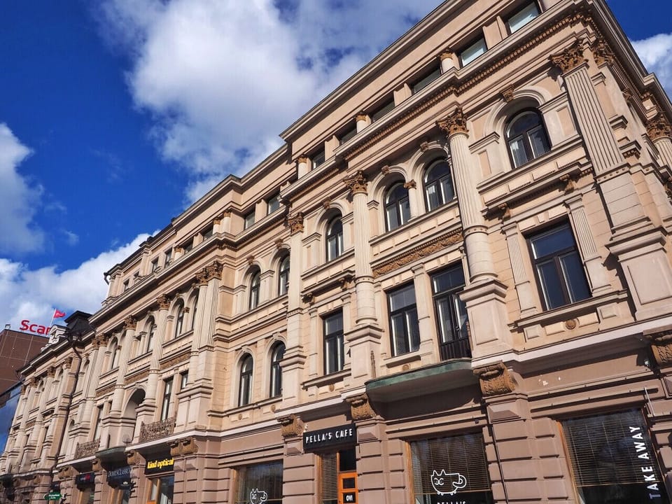 The apartment is located right next to the main street (`Hämeenkatu`) of Tampere. All of the services of downtown are right around the corner.