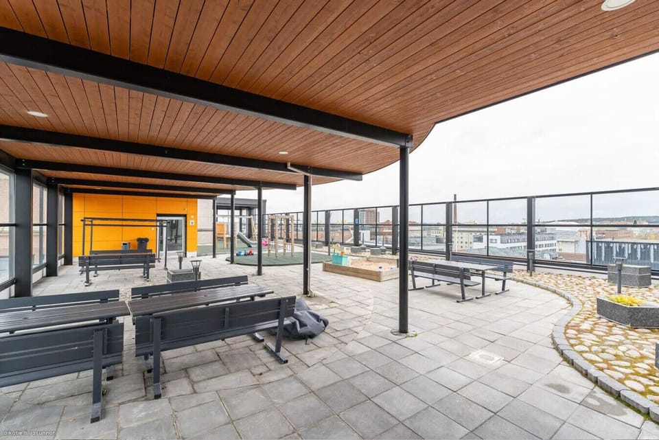 Building rooftop playground for children