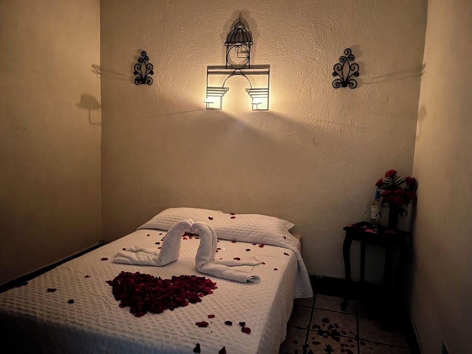 WiFi (free), bed sheets