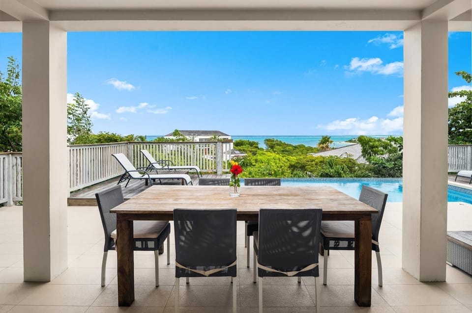 Outdoor Dinning Area