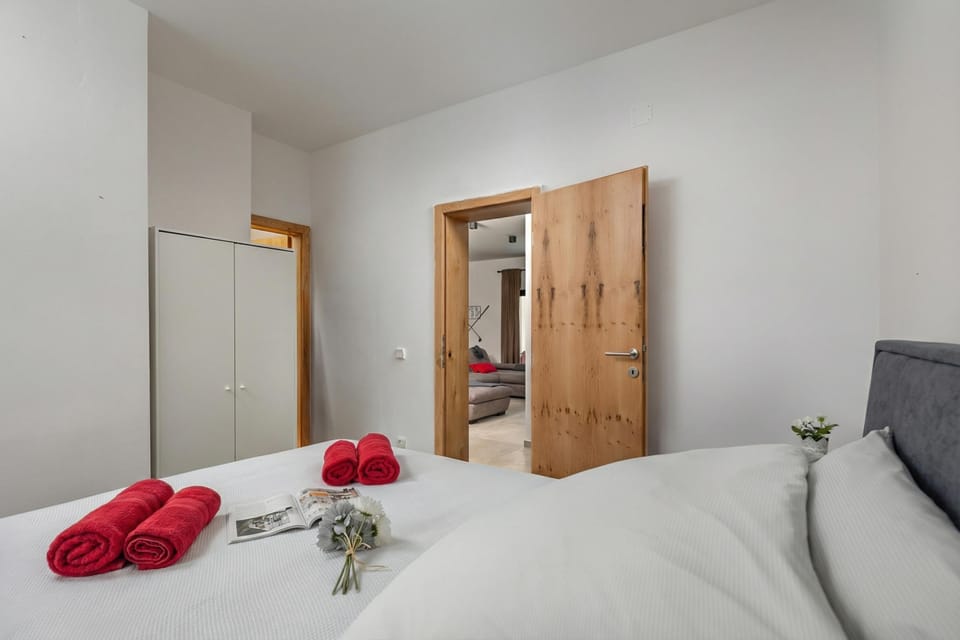 Family Villa, 6 Bedrooms, Balcony (Villa Claudio) | 6 bedrooms